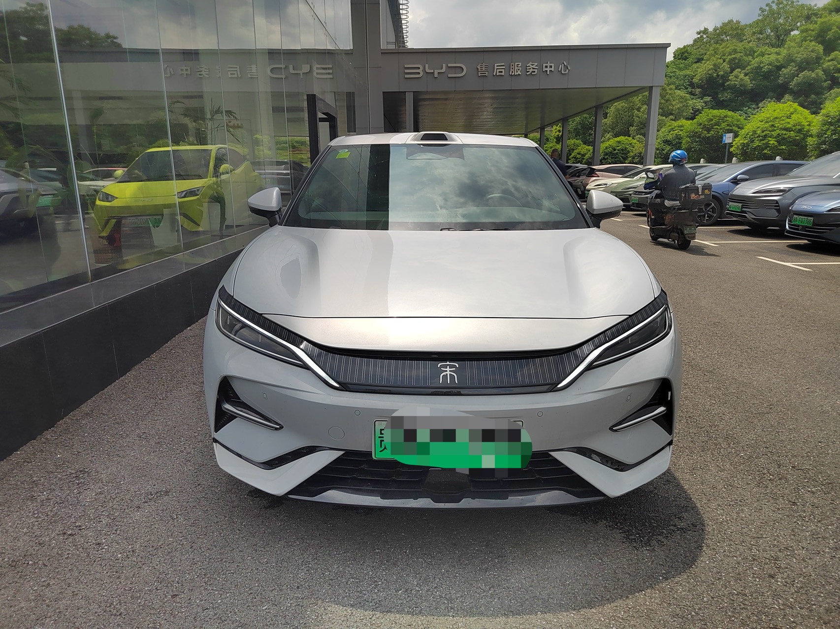 Vehicle image 7