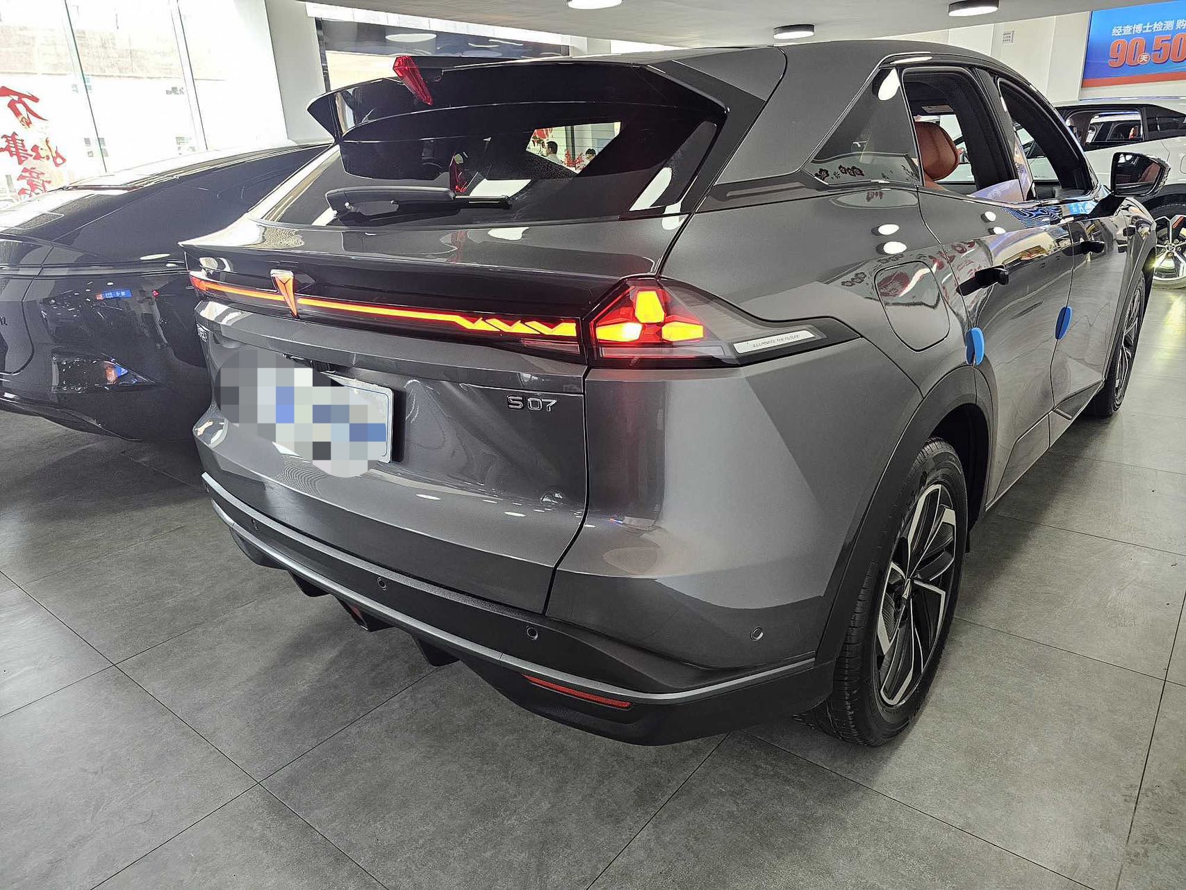 Vehicle image 8