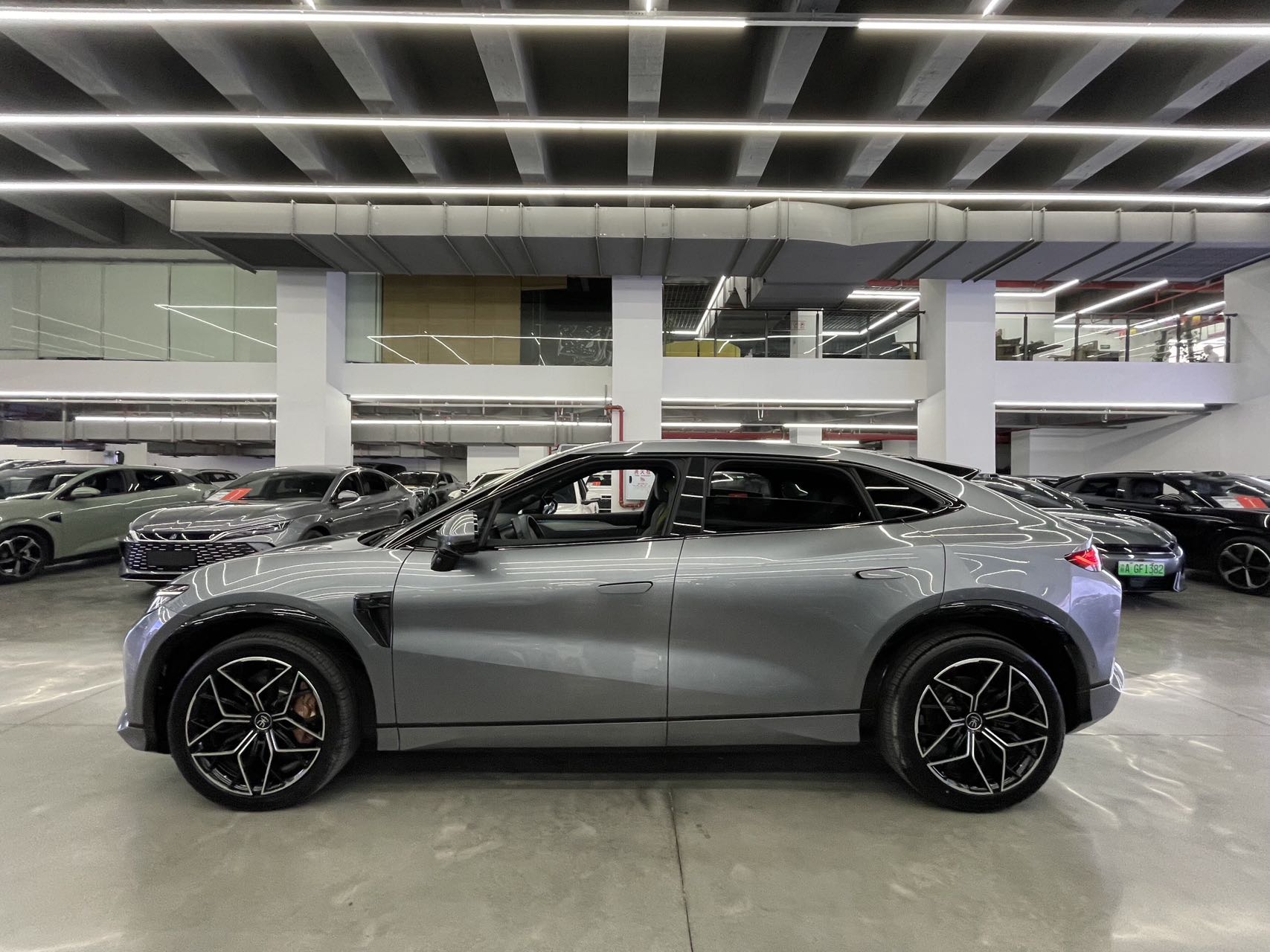 Vehicle image 4