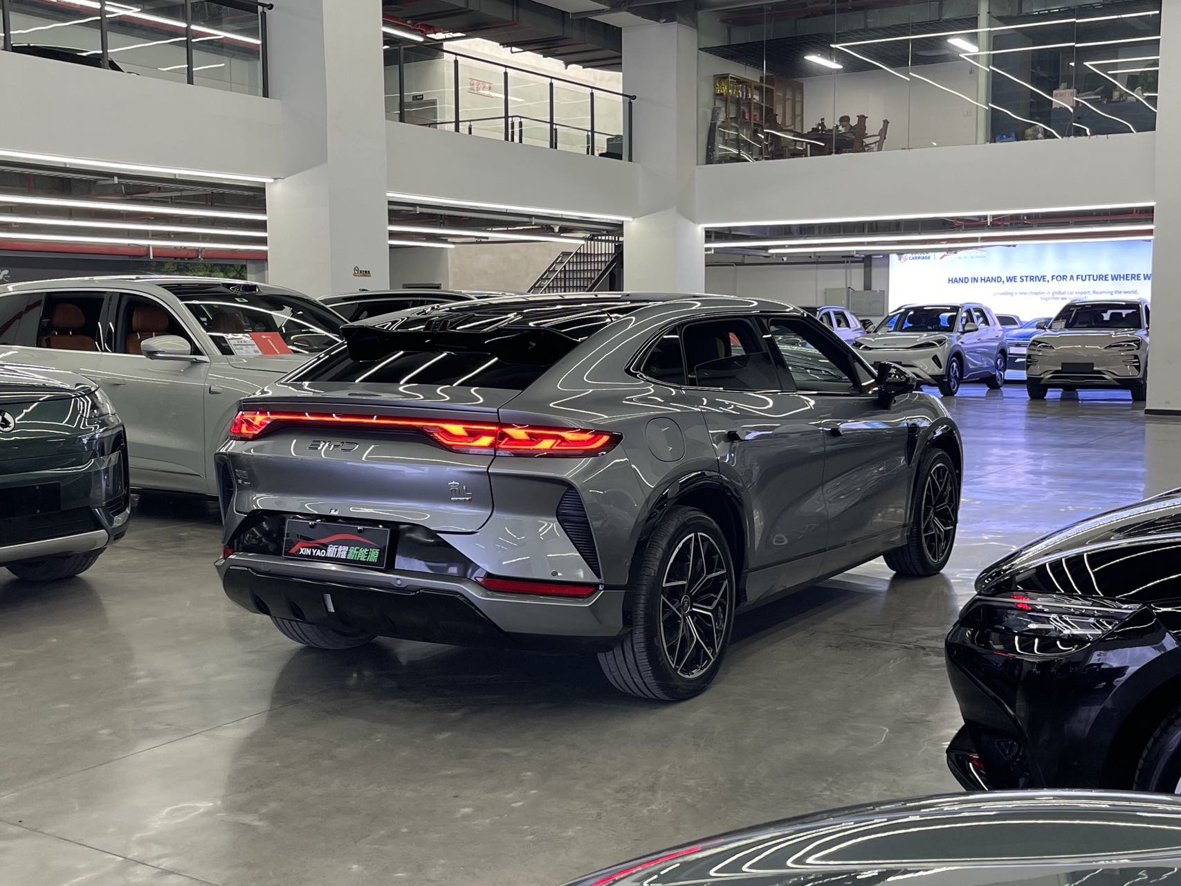 Vehicle image 6