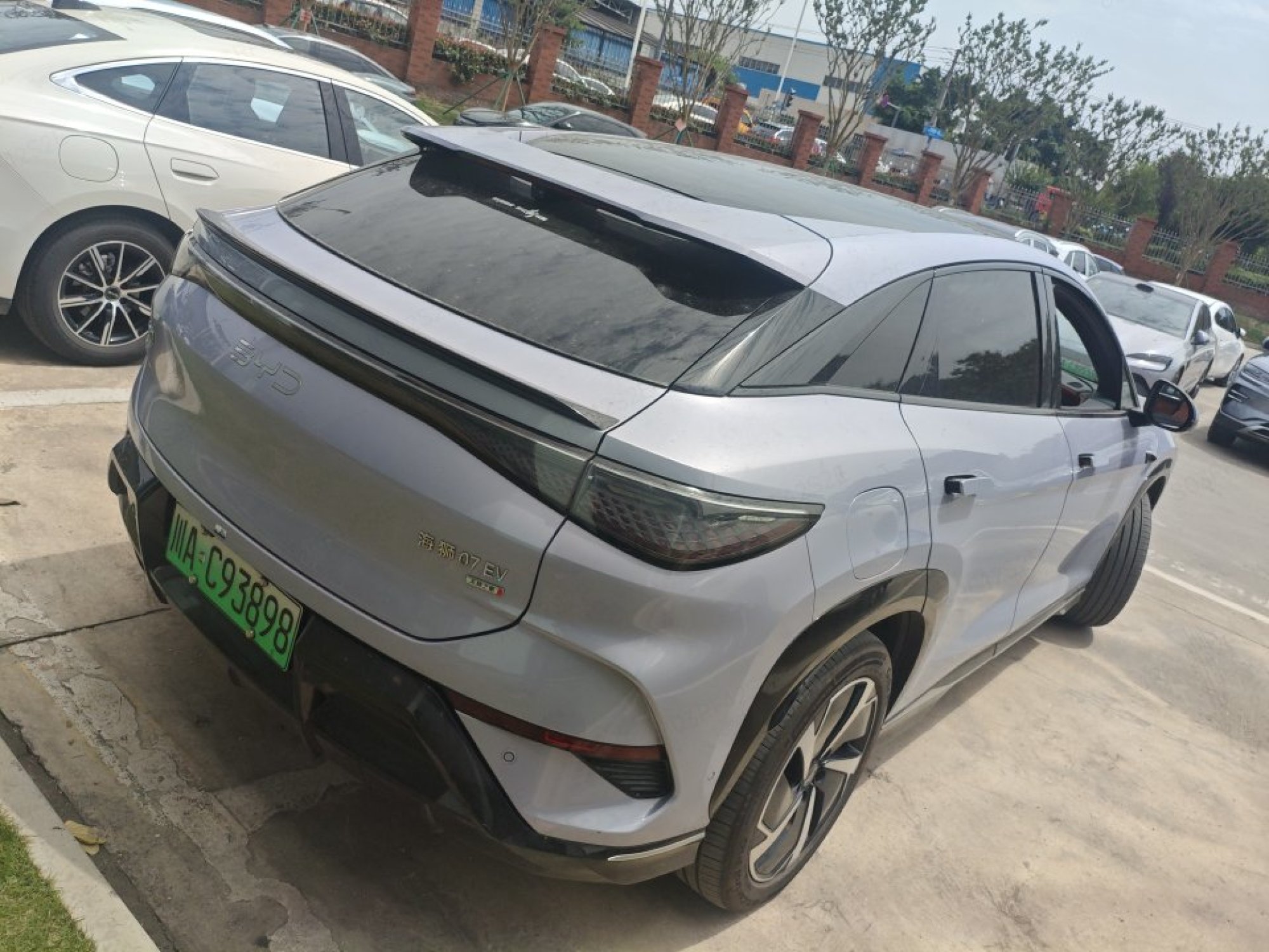 Vehicle image 4