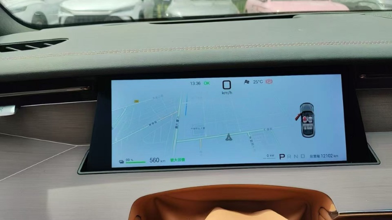 Vehicle image 4