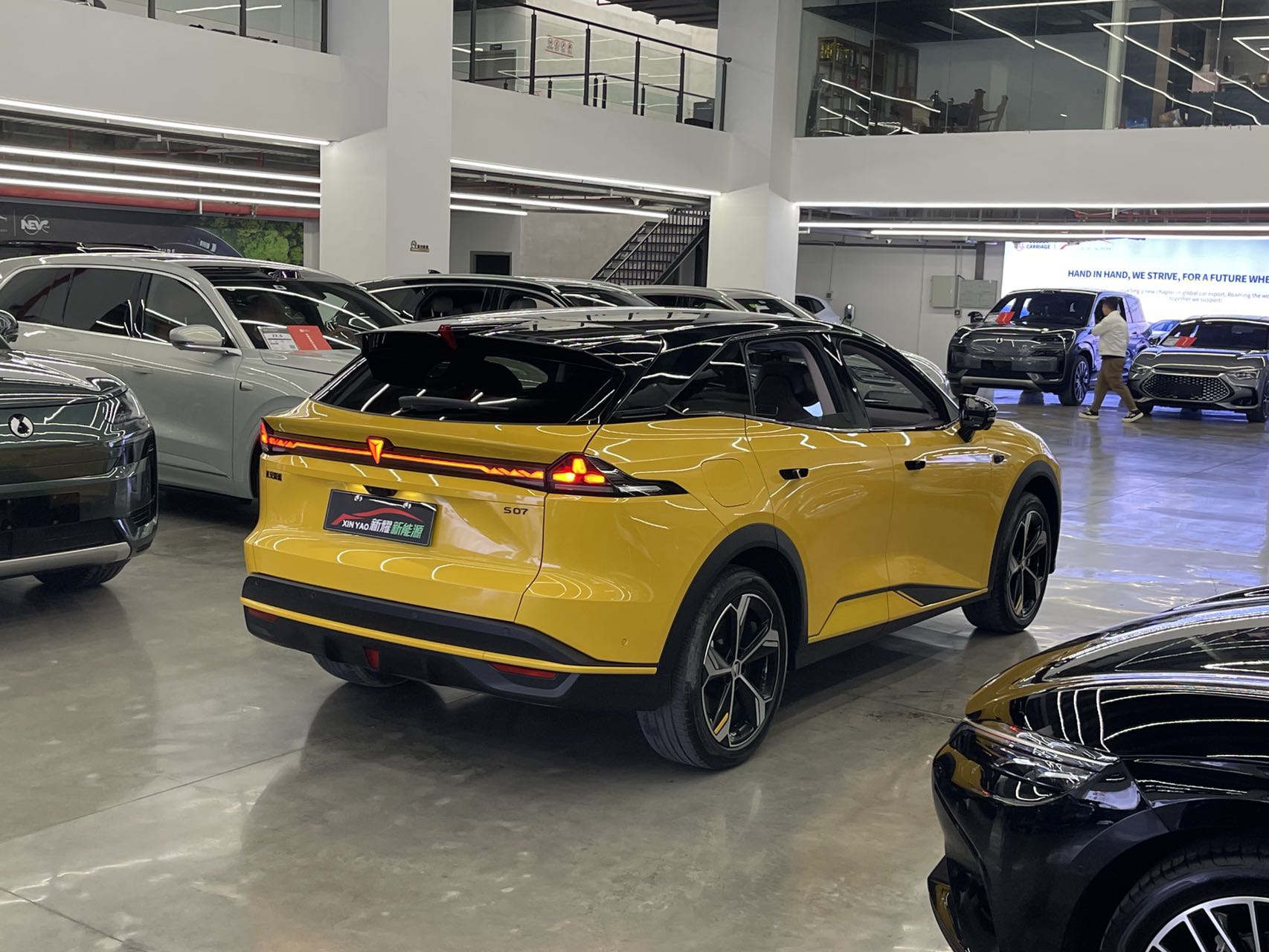 Vehicle image 7